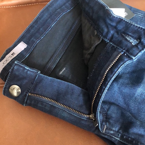 BNWT Joe’s Jeans Mid Rise Skinny Jean! - Picture 9 of 9